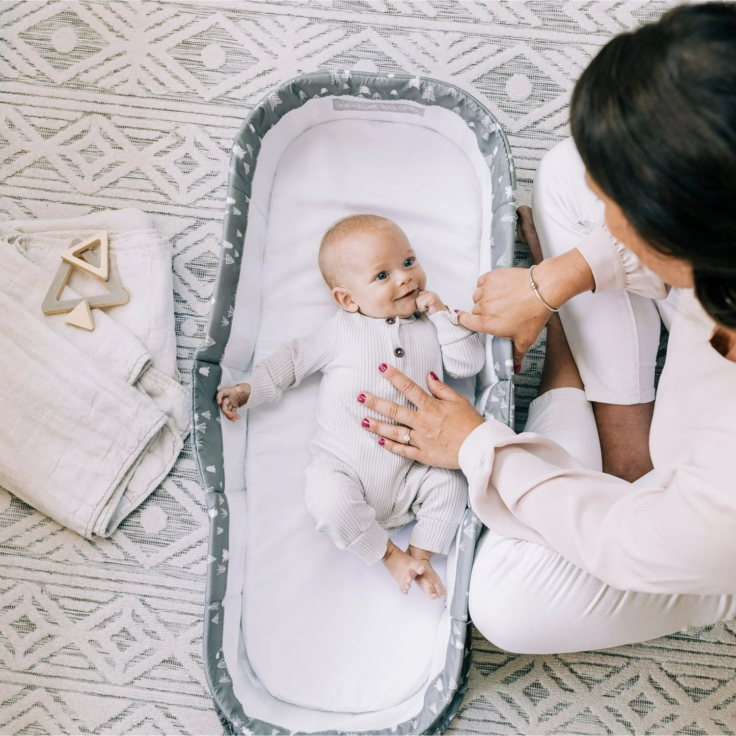 Cuna portátil para bebés Baby Delight Snuggle Nest